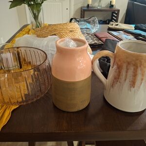 2 vases and glass bowl. Pink/ Grey/ White